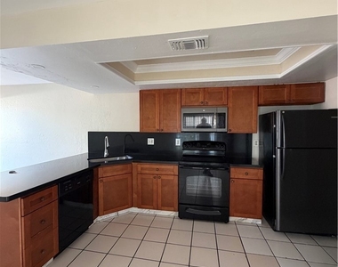 5423 9th Avenue - Photo Thumbnail 4