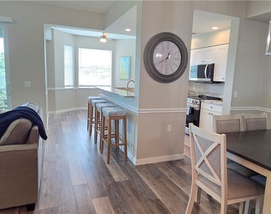 16635 Lake Circle Drive - Photo Thumbnail 13