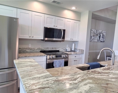 16635 Lake Circle Drive - Photo Thumbnail 18
