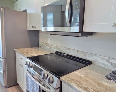 16635 Lake Circle Drive - Photo Thumbnail 24