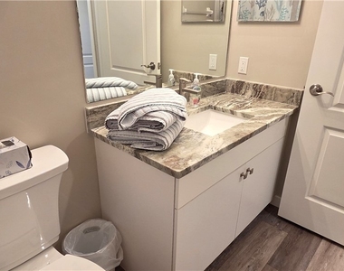 16635 Lake Circle Drive - Photo Thumbnail 11