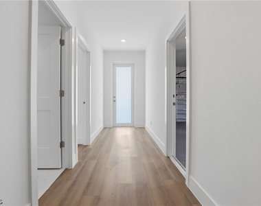 4710 27th Street Sw - Photo Thumbnail 5