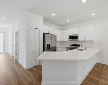 4708 27th Street Sw - Photo Thumbnail 6