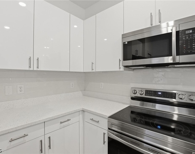 4708 27th Street Sw - Photo Thumbnail 9
