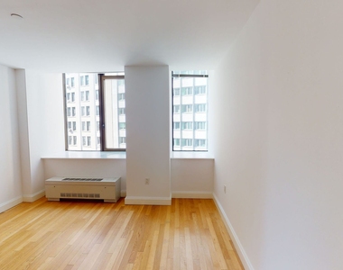 10 Hanover Square - Photo Thumbnail 1