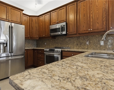 624 Mohawk Parkway - Photo Thumbnail 2