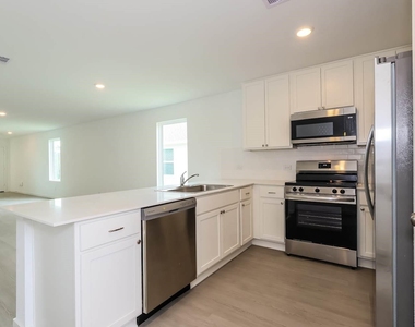 15215 Abella Drive - Photo Thumbnail 6