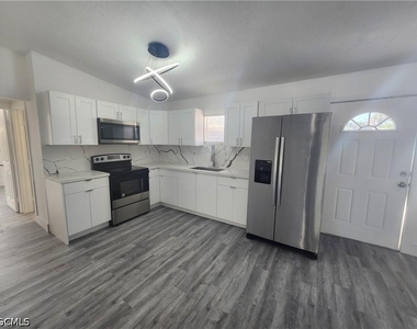 2248 Marina Park Drive - Photo Thumbnail 2