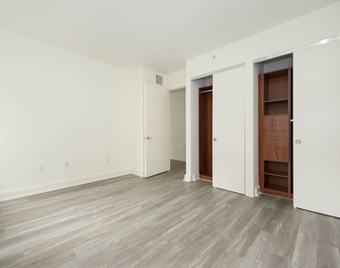 10 Hanover Square - Photo Thumbnail 23