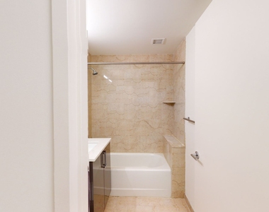 10 Hanover Square - Photo Thumbnail 4