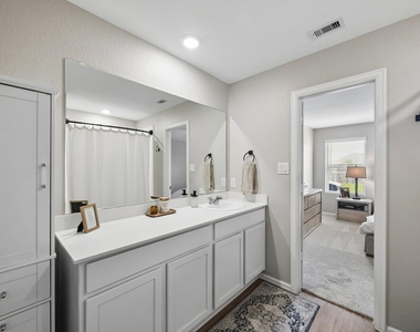 2701 Gale Park Court - Photo Thumbnail 14