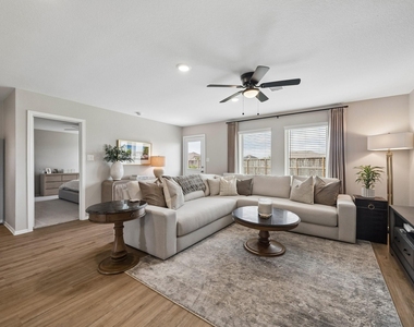 2701 Gale Park Court - Photo Thumbnail 4