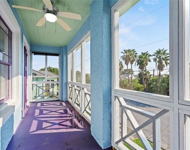 1014 31st Street - Photo Thumbnail 4
