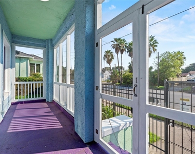 1014 31st Street - Photo Thumbnail 2