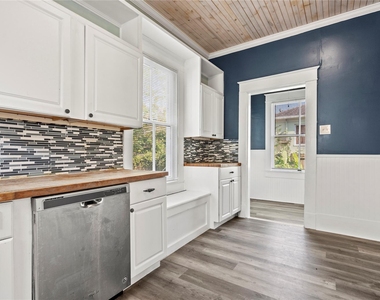 1014 31st Street - Photo Thumbnail 11