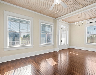 1014 31st Street - Photo Thumbnail 6