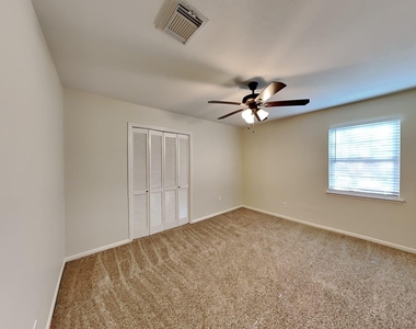105 Saint Andrews Drive - Photo Thumbnail 11
