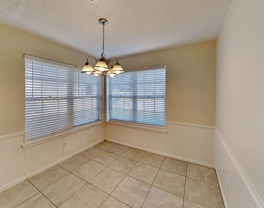 105 Saint Andrews Drive - Photo Thumbnail 9
