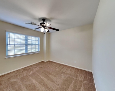 105 Saint Andrews Drive - Photo Thumbnail 14