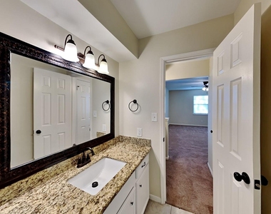 105 Saint Andrews Drive - Photo Thumbnail 17