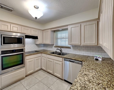 105 Saint Andrews Drive - Photo Thumbnail 8