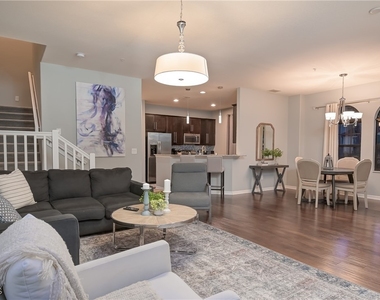 11845 Palba Way - Photo Thumbnail 4
