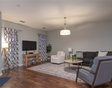 11845 Palba Way - Photo Thumbnail 3