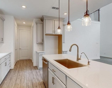 21623 Lampeter River Lane - Photo Thumbnail 2