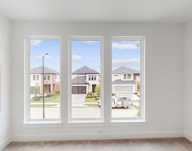 21623 Lampeter River Lane - Photo Thumbnail 12