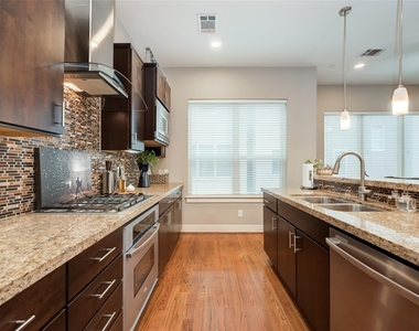 1537 Malone Street - Photo Thumbnail 9