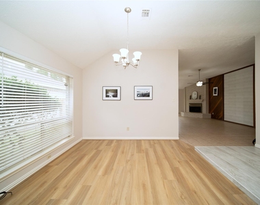 3110 Flintwood Drive - Photo Thumbnail 4