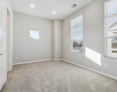 5610 Patrick Street - Photo Thumbnail 6