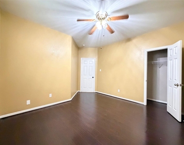 211 Briar Trace Lane - Photo Thumbnail 17