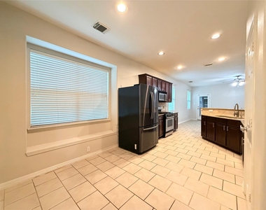 211 Briar Trace Lane - Photo Thumbnail 7
