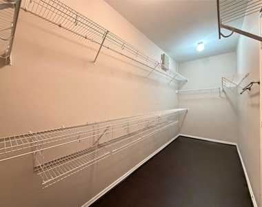 211 Briar Trace Lane - Photo Thumbnail 24
