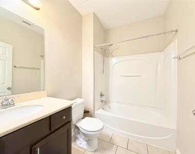 211 Briar Trace Lane - Photo Thumbnail 19