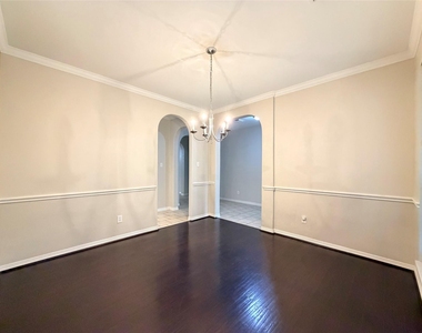 211 Briar Trace Lane - Photo Thumbnail 4