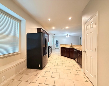 211 Briar Trace Lane - Photo Thumbnail 5