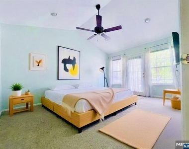 363 Catskill - Photo Thumbnail 5