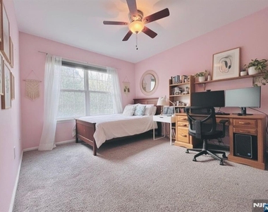 363 Catskill - Photo Thumbnail 1