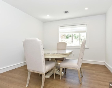 17 Grandview - Photo Thumbnail 27
