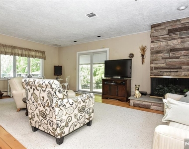 17 Grandview - Photo Thumbnail 13