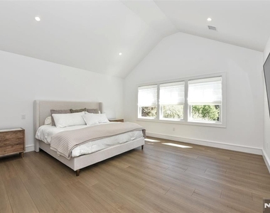 17 Grandview - Photo Thumbnail 17