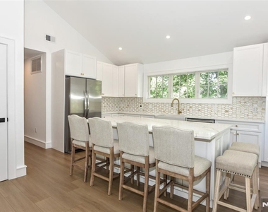 17 Grandview - Photo Thumbnail 15