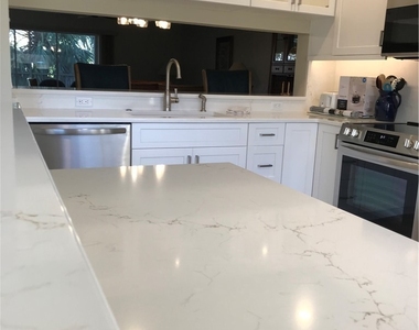 3032 Sandpiper Bay Circle - Photo Thumbnail 7