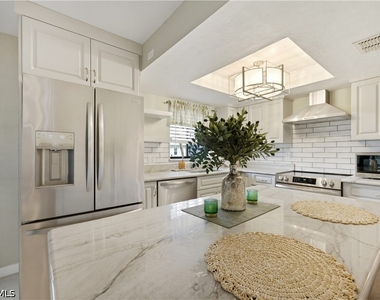 16001 Amberwood Lake Court - Photo Thumbnail 11