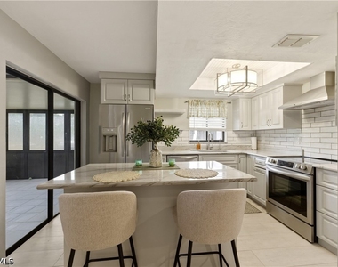 16001 Amberwood Lake Court - Photo Thumbnail 7