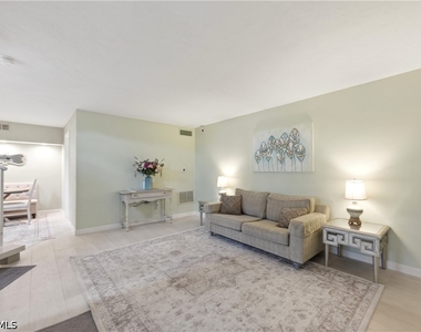 16001 Amberwood Lake Court - Photo Thumbnail 5