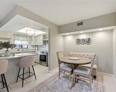 16001 Amberwood Lake Court - Photo Thumbnail 3