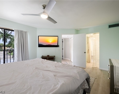 16001 Amberwood Lake Court - Photo Thumbnail 17